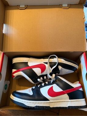Nike Men’s Black White Red Low-Top Sneakers